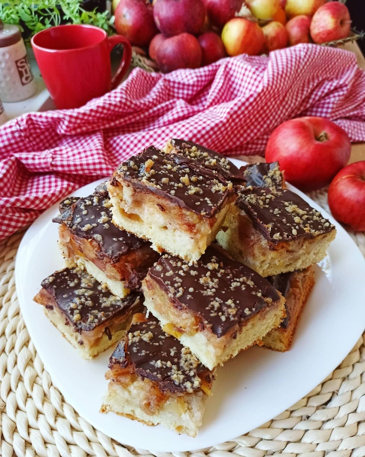 Klasika inak - šťavnatý jablkový koláč